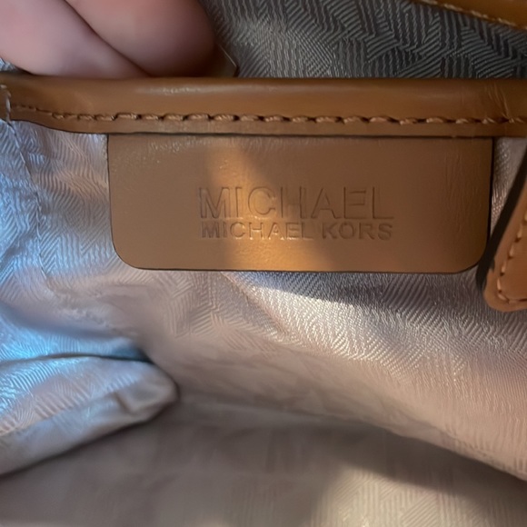 Michael Kors satchel bag. Never used. In excellent condition! - Picture 10 of 12